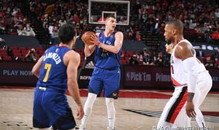 掘金主场击败湖人